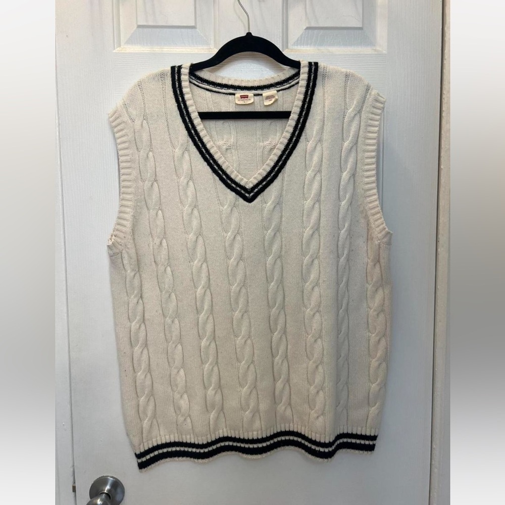 Levi's White V-Neck Cable Knit Sweater